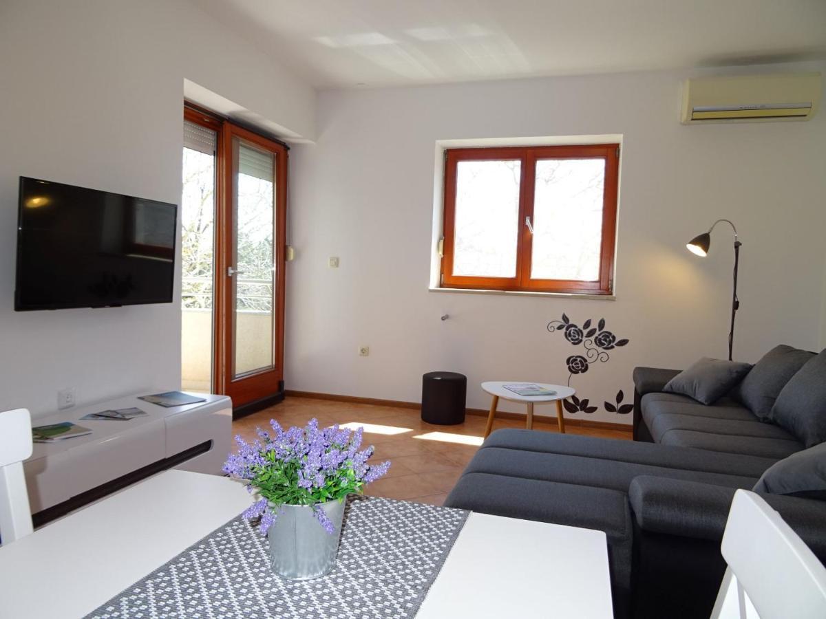 Apartment Erika Premantura Eksteriør bilde